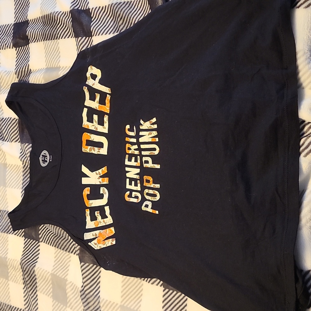Neck Deep tank top floral